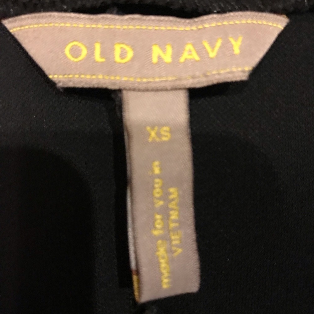 Old navy faux wrap dress. Cute and comfortable - Picture 2 of 4